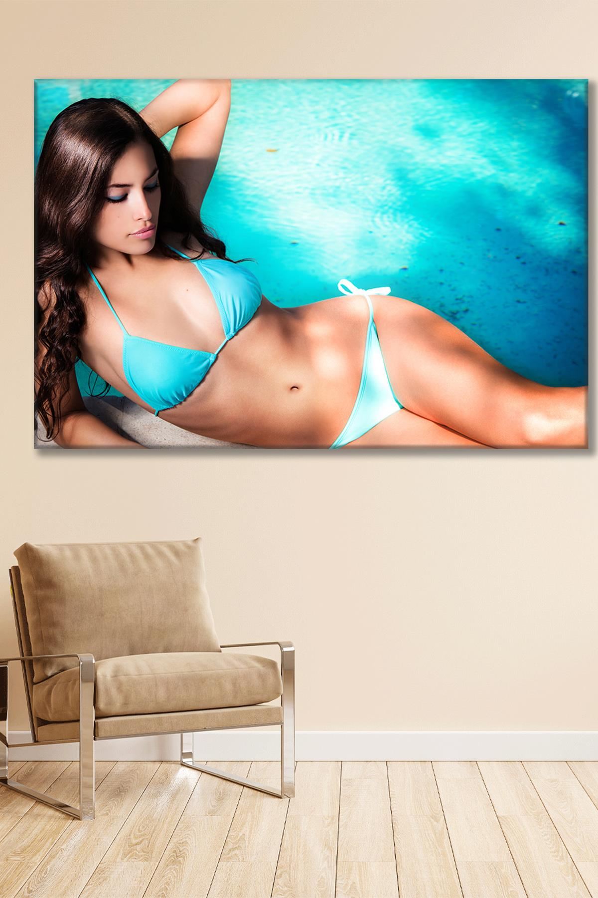 Mavi Bikinili Havuzda Kadın Kanvas Duvar Tablo 3322644