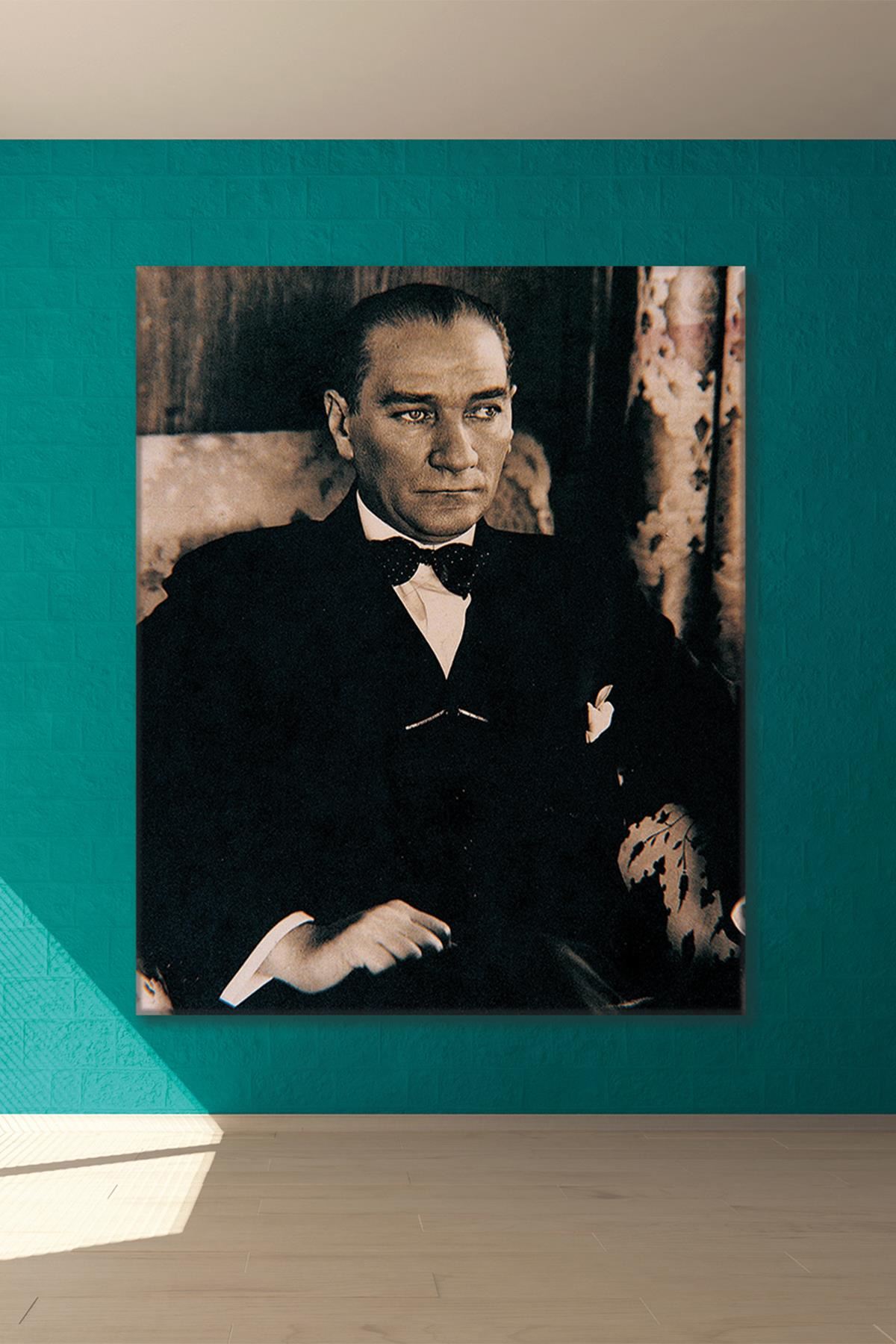 Atatürk'ün Sol Gözündeki Sır Kanvas Duvar Tablo 221535