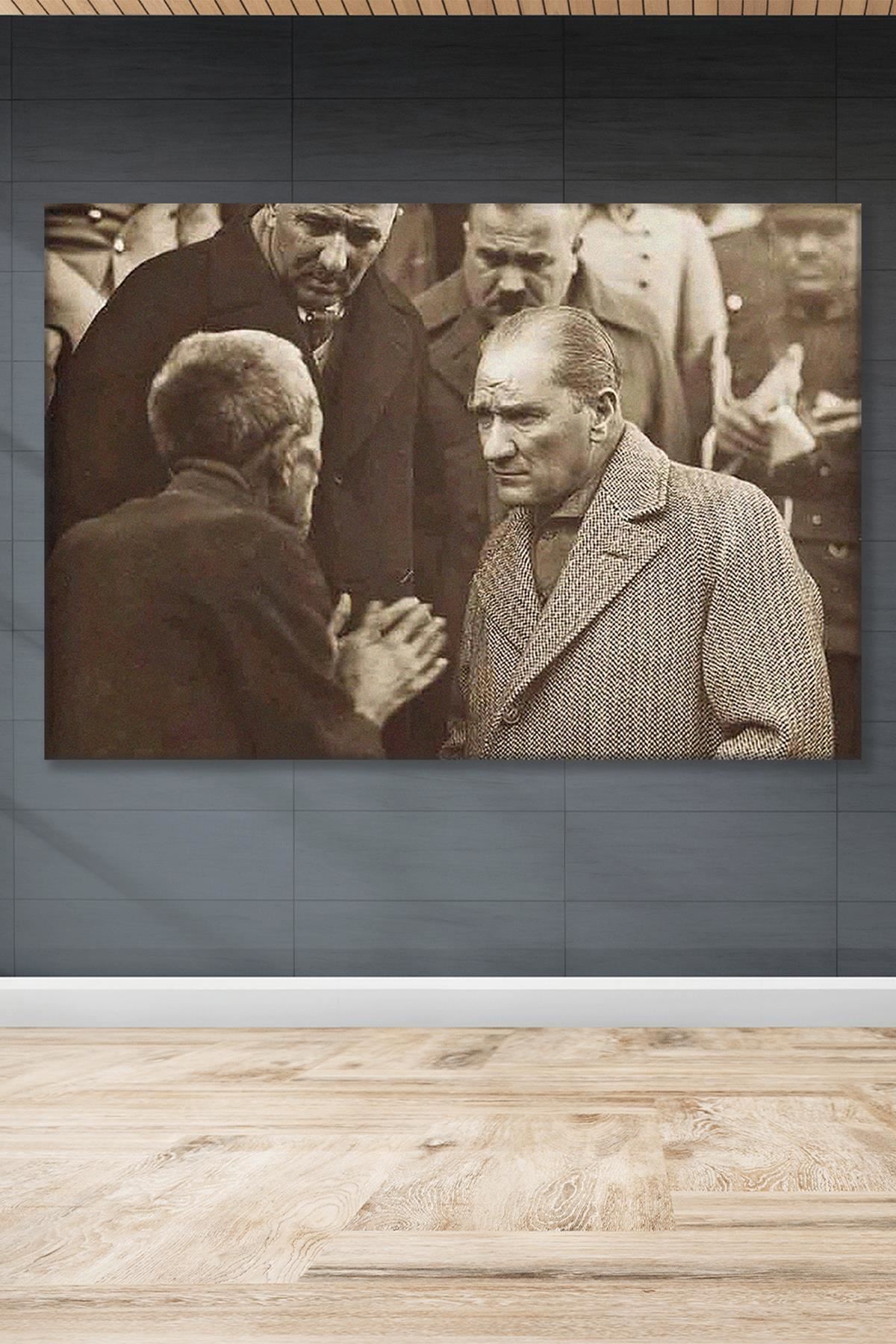 Atatürk'ün Tokat'ta Bir İhtiyarın Dertlerini Dinlerken Kanvas Duvar Tablo 221576