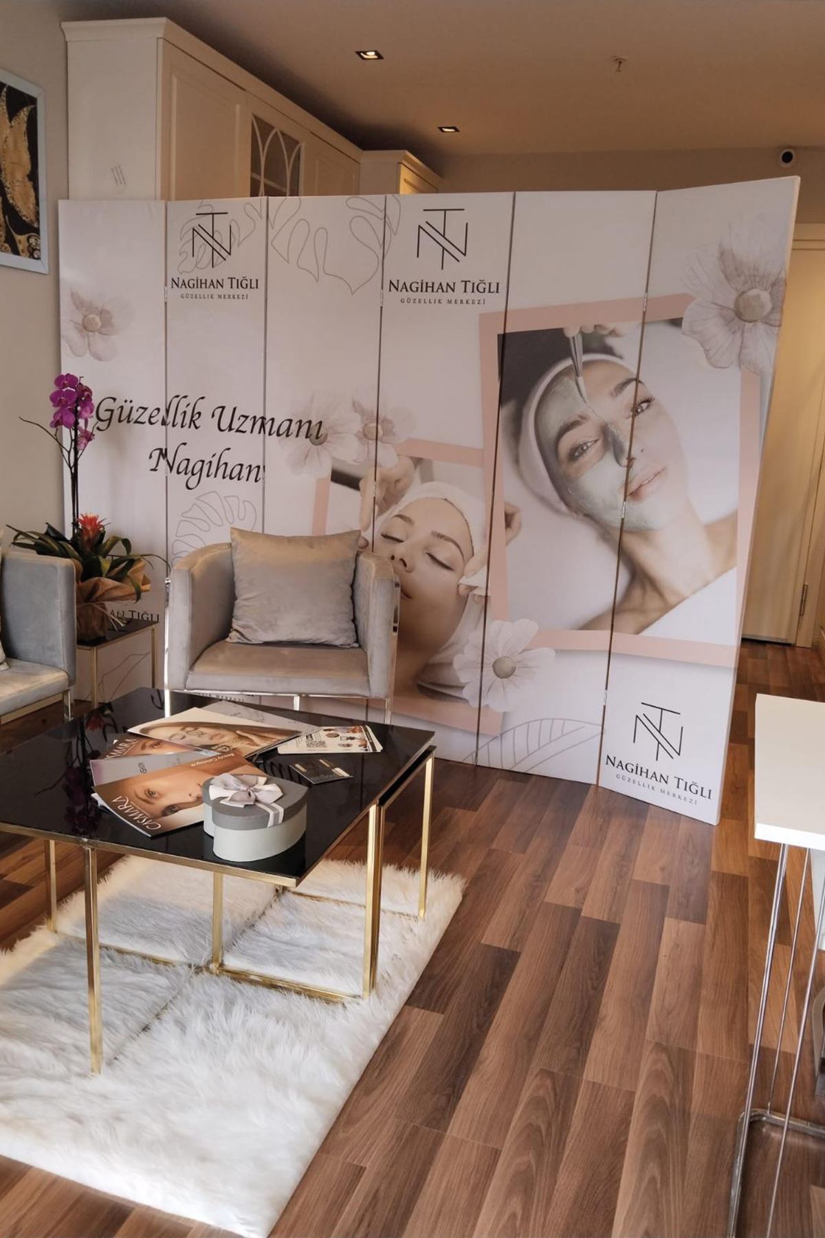 Kurumsal Logo Baskılı Paravan | Profesyonel Bölme Paneli