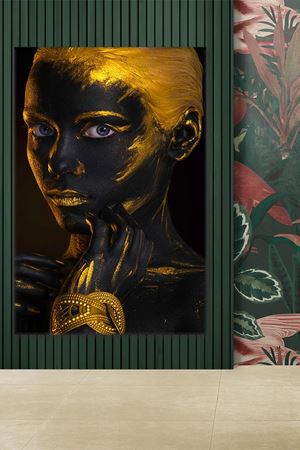 Altın Saçlı Ve Elleri Altın Çizgili Afrikalı Kadın Art Kanvas Tablo 2221593