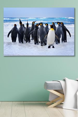 Karda Yürüyen Penguenler Kanvas Duvar Tablo 4452236