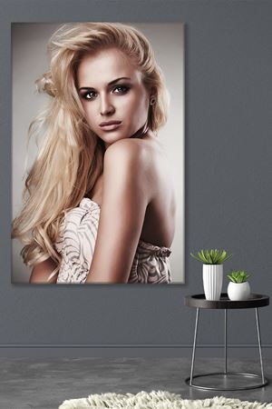 Uzun Sarı Saçlı Güzel Kadın Kanvas Duvar Tablo 3322632