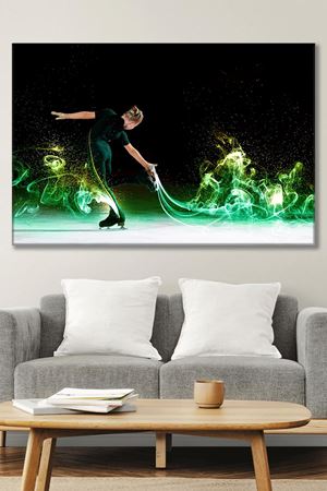 Yeşil Işıklar Saçan Buz Patenci Kanvas Duvar Tablo 3322504