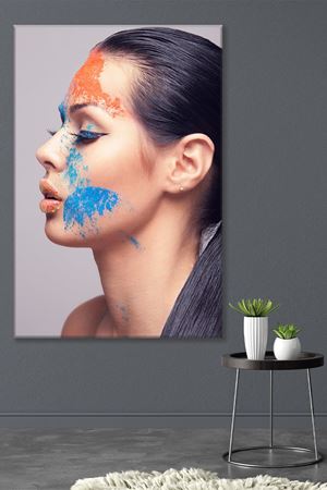Yüzüne Boya Sıçramış Kadın Kanvas Duvar Tablo 3322343