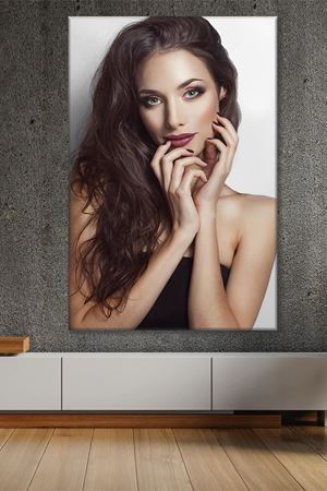 Uzun Saçlı Esmer Güzel Kadın Kanvas Duvar Tablo 3322631