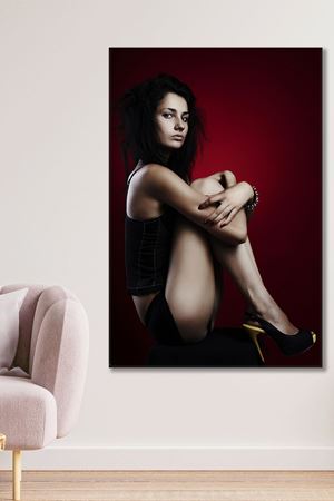 Yalnızlığında Kaybolan Kadın Kanvas Duvar Tablo 3322368