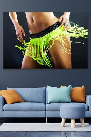 Yeşil İç Çamaşırlı Kadın Kanvas Duvar Tablo 3322602