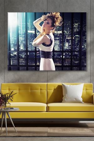 Şehri Sevmeyen Kadın Kanvas Duvar Tablo 3322443