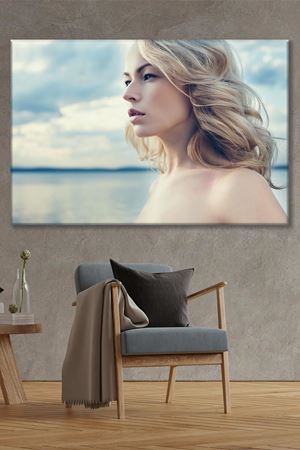 Sahile Bakan Doğal Kadın Kanvas Duvar Tablo 3322650