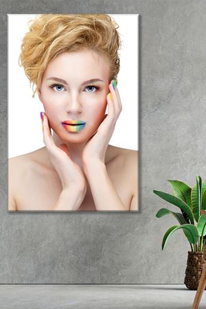 Renkli Ojeli Kadın Kanvas Duvar Tablo 3322526