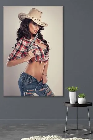 Silahlı Kovboy Kadın Kanvas Duvar Tablo 3322364