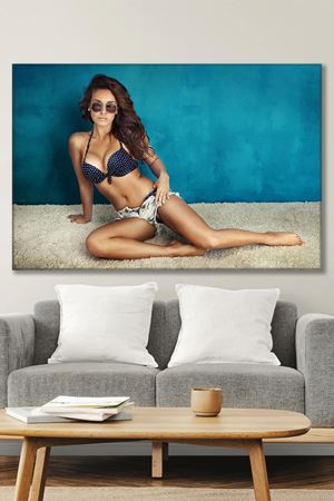 Siyah İç Çamaşırlı Puantiyeli Kadın Kanvas Duvar Tablo 3322690