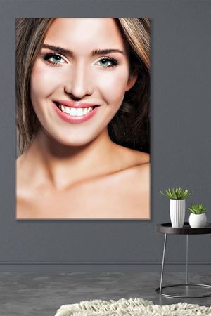 Mavi Gözlü Güzel Dişli Kadın Kanvas Duvar Tablo 3322722