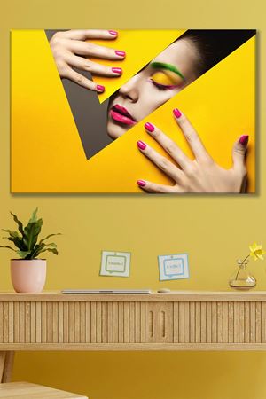 Pembe Ojeli Kadın Kanvas Duvar Tablo 3322767