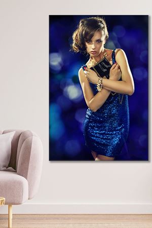Mavi Işıltılı Elbiseli Kadın Kanvas Duvar Tablo 3322247