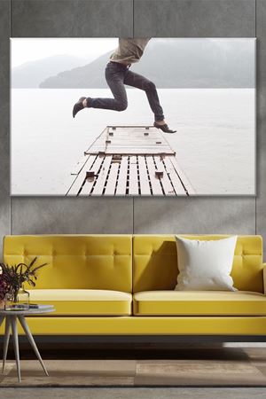 Köprüden Atlayan Kadın Kanvas Duvar Tablo 3322529