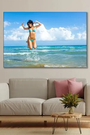 Mavi Bikinili Denizde Zıplayan Kız Kanvas Duvar Tablo 3322688