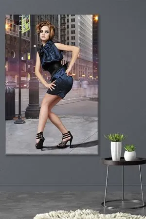 Lacivert Elbiseli Poz Veren Kadın Kanvas Duvar Tablo 3322725