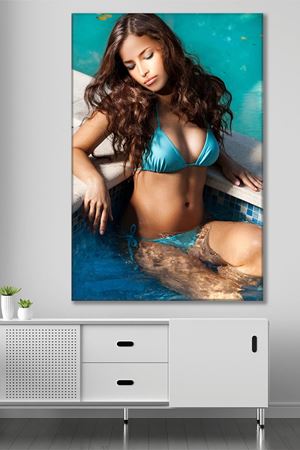 Mavi Bikinili Havuzda Kadın Kanvas Duvar Tablo 3322652