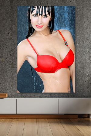 Kırmızı İç Çamaşırlı Kadın Kanvas Duvar Tablo 3322556