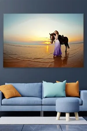 Kumsalda Kadın ve At Kanvas Duvar Tablo 3322259