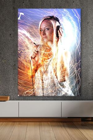 Kulaklık Takmış Kız Kanvas Duvar Tablo 3322664