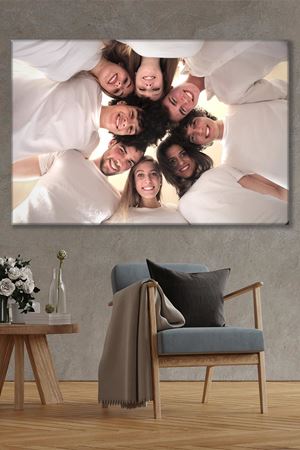 Kafa Kafaya Vermiş Gülen İnsanlar Duvar Kanvas Tablo 3322159