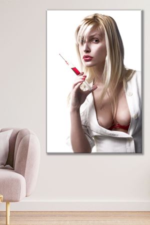 İğne Yapan Hemşire Kadın Duvar Kanvas Tablo 3322021