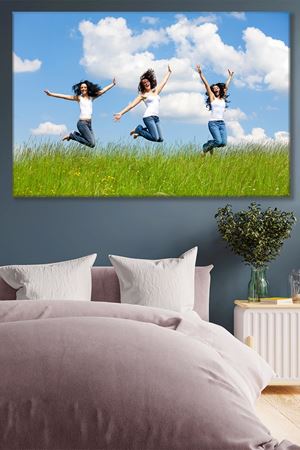 Havada Uçan Üç Kadın Kanvas Duvar Tablo 3322619