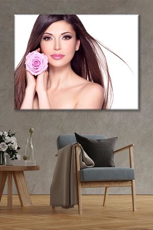 Elinde Pembe Gül Tutan Kız Kanvas Duvar Tablo 3322752