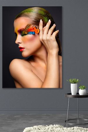 Gözünde Kelebek Olan Kadın Kanvas Duvar Tablo 3322572