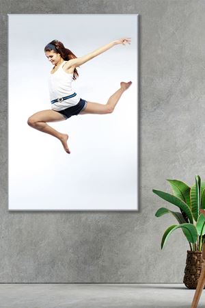 Havada Uçan Kadın Kanvas Duvar Tablo 3322527