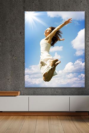 Gökyüzünde Uçan Kadın Kanvas Duvar Tablo 3322257