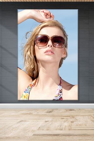 Güneş Gözlüklü Kadın Kanvas Duvar Tablo 3322597