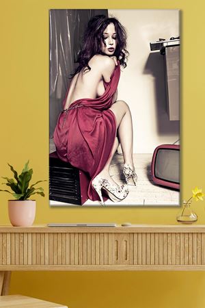 Gece Elbisesiyle Oturan Kadın Kanvas Duvar Tablo 3322620