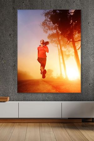 Doğada Koşan Kadın Kanvas Duvar Tablo 3322554