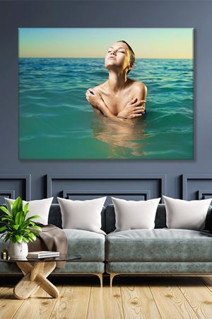 Denize Girmiş Kız Kanvas Duvar Tablo 3322675