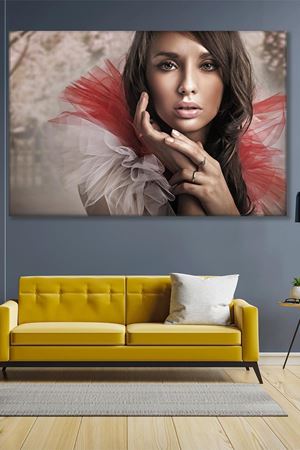 Esmer Güzel Kadın Kanvas Duvar Tablo 3322547