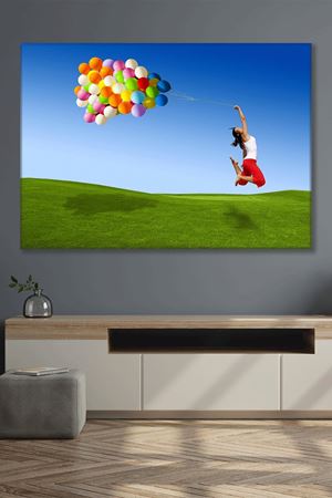 Balonlarla Uçan Kadın Kanvas Duvar Tablo 3322783