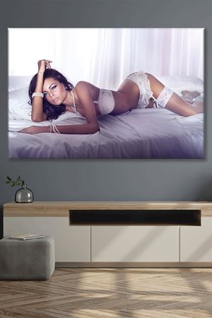 Beyaz İç Çamaşırlı Kadın Kanvas Duvar Tablo 3322456