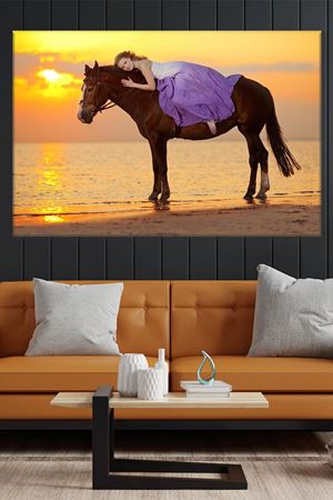 Atın Üstüne Yatan Kadın Kanvas Duvar Tablo 3322317