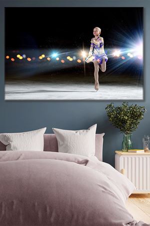 Buz Pateni Yapan Küçük Kız Kanvas Duvar Tablo 3322474