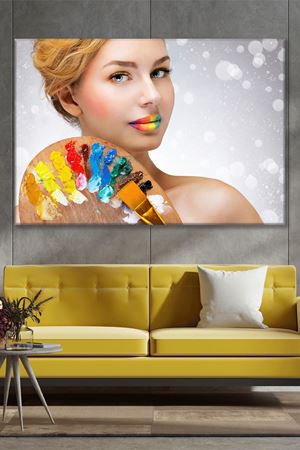 Boya Paleti Tutan Kadın Kanvas Duvar Tablo 3322531