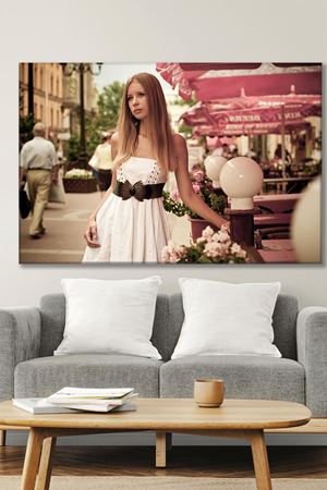 Beyaz Elbiseli Sarışın Kız Kanvas Duvar Tablo 3322693