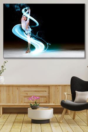 Buz Pateni Yapan Küçük Kız Çocuğu Duvar Kanvas Tablo 3322157