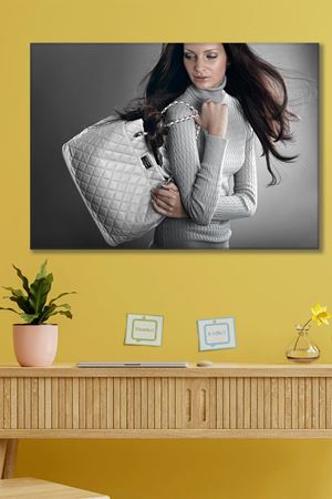 Beyaz Çantalı Kadın Kanvas Duvar Tablo 3322590