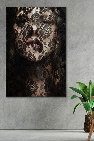 Dantel Yüzlü Kadın Kanvas Duvar Tablo 3322749