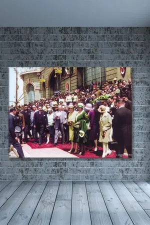 Atatürk'ün Haydarpaşa Garı'nda Karşılanışı Kanvas Duvar Tablo 221498