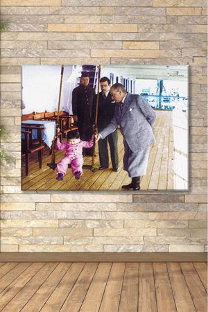 Atatürk Ege Vapuru'nda Ülkü'yü Sallarken Kanvas Duvar Tablo 221513